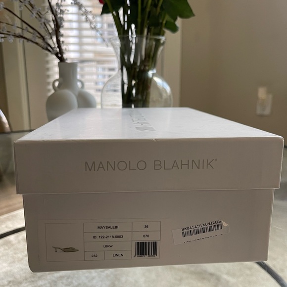 Manolo Blahnik Maysale 70 Linen Mules - Picture 6 of 6
